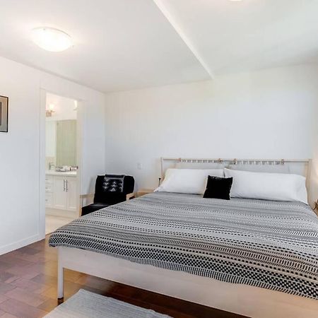 Cedar Hill Sunlit Stay - Bright Spacious & Modern Victoria Dış mekan fotoğraf