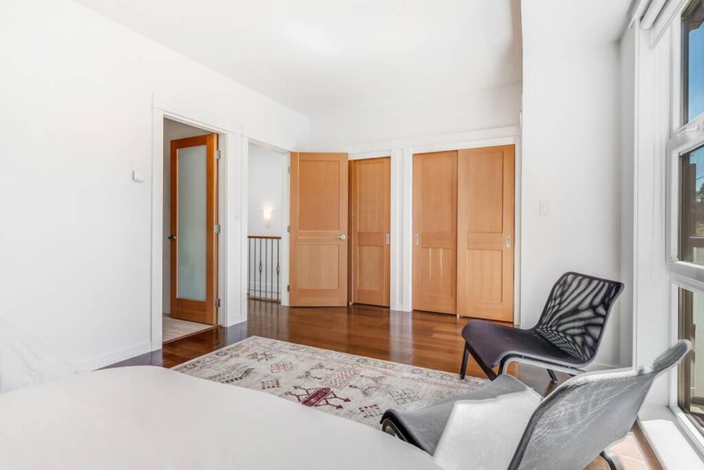 Cedar Hill Sunlit Stay - Bright Spacious & Modern Victoria Dış mekan fotoğraf