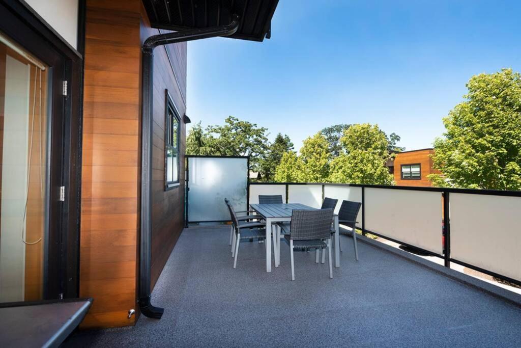 Cedar Hill Sunlit Stay - Bright Spacious & Modern Victoria Dış mekan fotoğraf